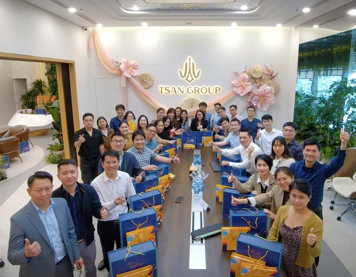 🌸 TSAN GROUP TRAO QUÀ TẾT 2026 – GỬI TRỌN TRI ÂN, ĐÓN XUÂN BÍNH NGỌ 🌸